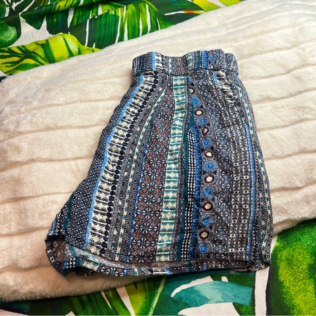 H&M 6 Blue Black Pull On Casual Festival Boho Spring Summer Ornate Pattern Short